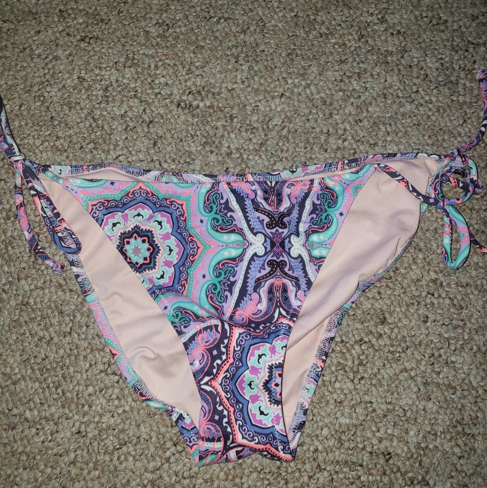 Floral Victoria Secret Bikini bottom size m…